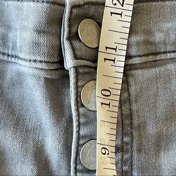 Gap Denim Light Gray Button Front Frayed Edge Leggings - Size 18 - Picture 13 of 14